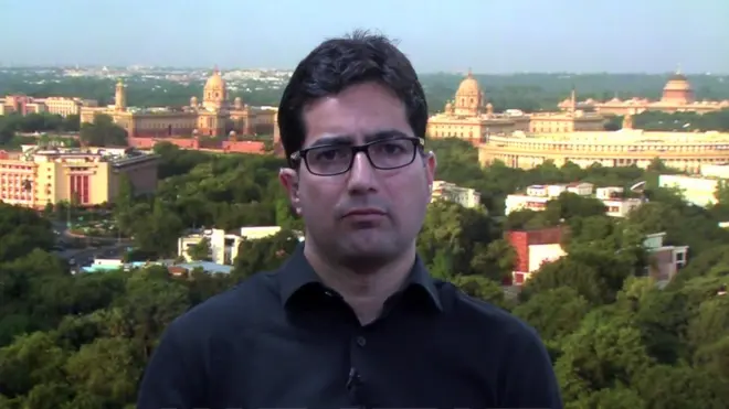 انڈین میڈیا کے مطابق شاہ فیصل کو دلی ائیرپورٹ سے گرفتار کیا گیا