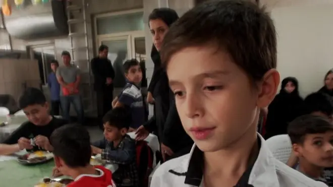 2018 میں امریکی صدر ڈونلڈ ٹرمپ نے جوہری معاہدے سے یکطرفہ طور پر علیحدگی اختیار کی اور ساتھ ہی ایران پر پابندیاں عائد کر دیں جن کا سب سے زیادہ اثر ملک کے غریب طبقے پر پڑ رہا ہے۔