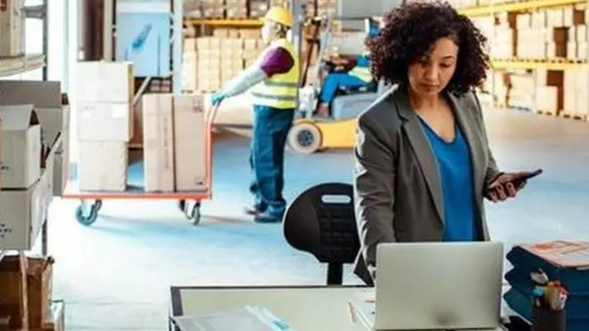 Une femme au travail
