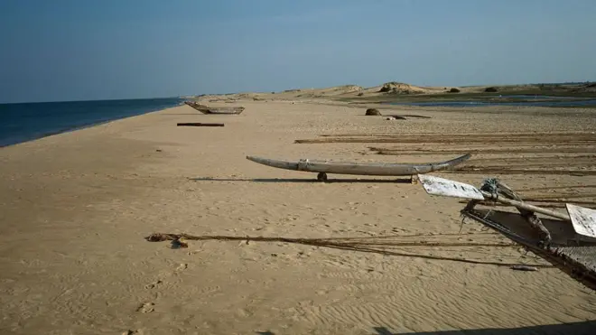 ખાનગી, ઉપજાઉ જમીન પર સેનાના કબજાના કારણે મીઠાની આયાત પણ ભારતથી કરવી પડે છે