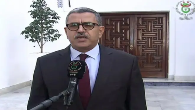 تعهد عبدالعزيز جراد بالعمل على الخروج من الوضع الصعب الذي تمر به الجزائر