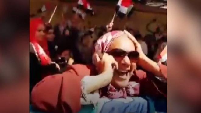 "رقص و زغاريد و إغماء" في انتخابات مصر