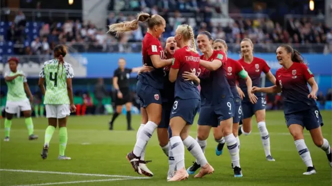 Norway na Naíjiría n'asómpí iko mbaúwa úmúnwaanyi na France