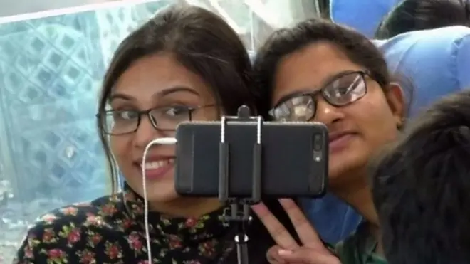 કાચની ટ્રેન