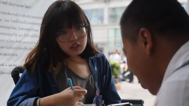 "คนในสังคมของเรายังมีคนแก่ คนพิการ มีเด็ก และคนที่มีความต้องการพิเศษอื่นๆ อยู่ด้วย การออกแบบส่วนที่เรียกว่าพื้นที่สาธารณะก็ควรที่จะครอบคลุมและเอื้อแก่คนทุกกลุ่ม"