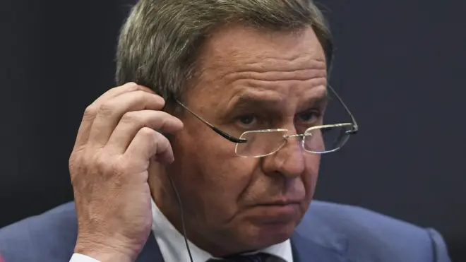 Губернатор ушел "по собственному желанию", хотя еще недавно говорил, что решение принимает Путин