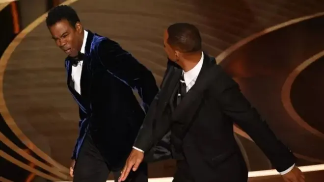 ويل سميث يصفع كريس روك