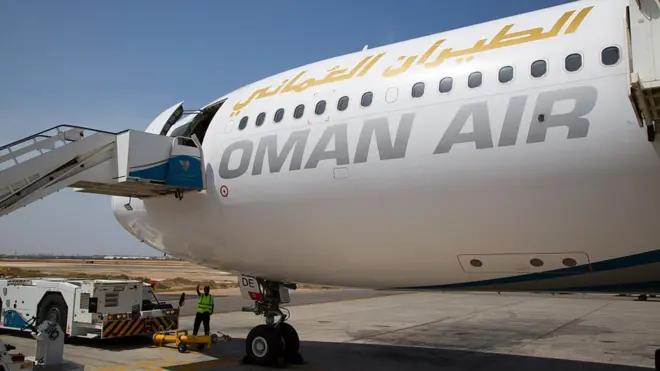 طائرة عمانية. أرشيف