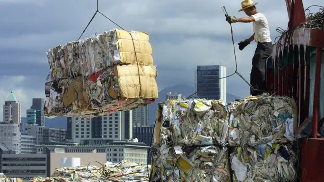 هونغ كونغ تعاني من مشكلة كبيرة بسبب النفايات