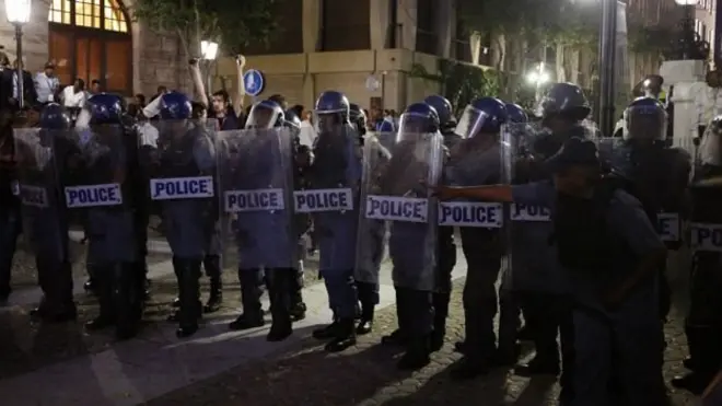 Polisi wakituliza ghasia nje ya Bunge la Afrika kusini