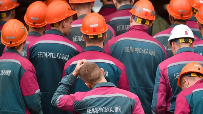 рабочие "Беларуськалия"