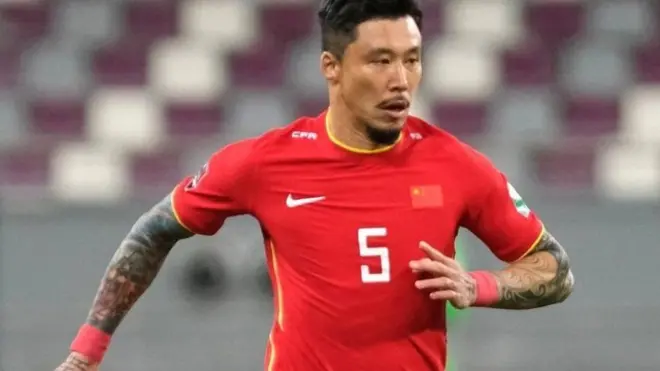 طلبت الصين من لاعبيها سابقا تغطية الوشوم على أجسادهم