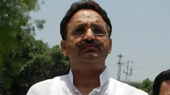 अदालत से बाहर आते मुख़्तार अंसारी