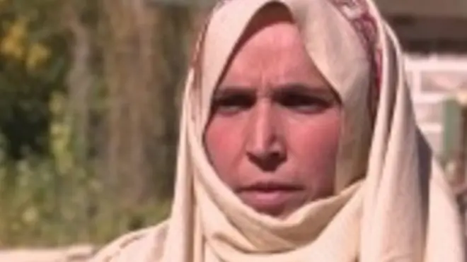 بعدما عانت شيربانو من آلام الوضع عدة أيام قررت التدرب لتصبح قابلة و مساعدة النساء في منطقة الهيمالايا