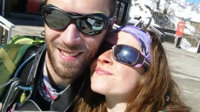 นายฟอสเตอร์ขอภรรยาแต่งงานที่เทือกเขาแอลป์ เมื่อปี 2015 และทั้งคู่เพิ่งแต่งงานกันเมื่อปีที่ผ่านมา