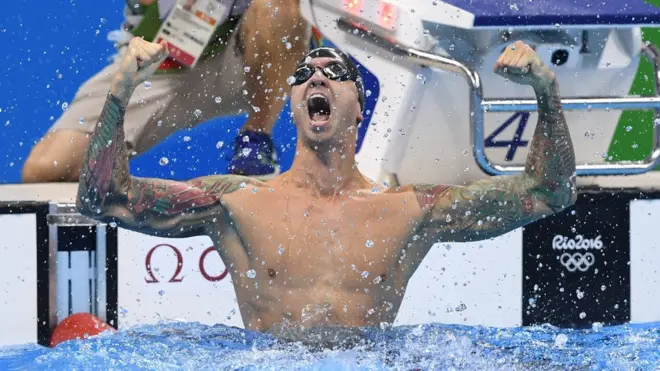 Un apoteósico Anthony Ervin segundos después de tocar la pared.