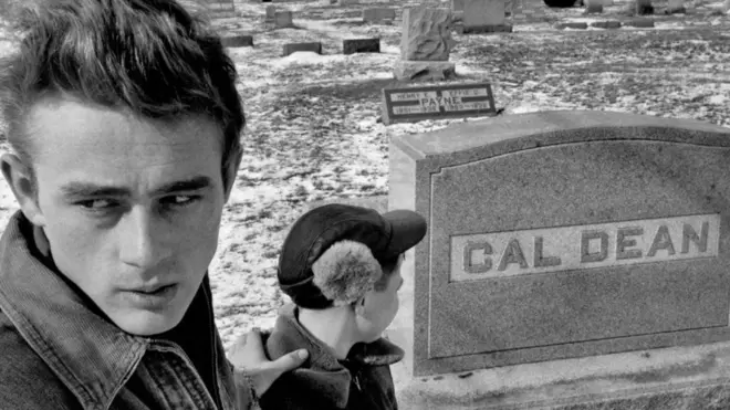 Džejms Din na grobu jednog od predaka