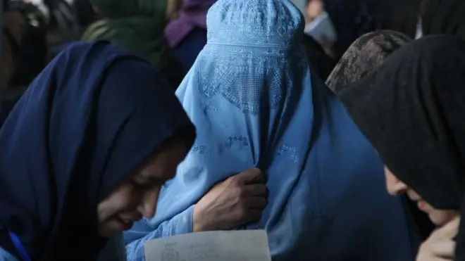 افغان ښځې وايي له ټولو ننګونو او خنډونو سره سره یې په دې بهیر کې څه زده او څه ترلاسه کړل او ځینې هیلې یې راوټوکېدې.