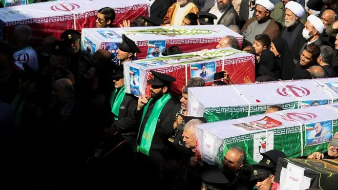 В Иране подожгли дом лидера исламской революции