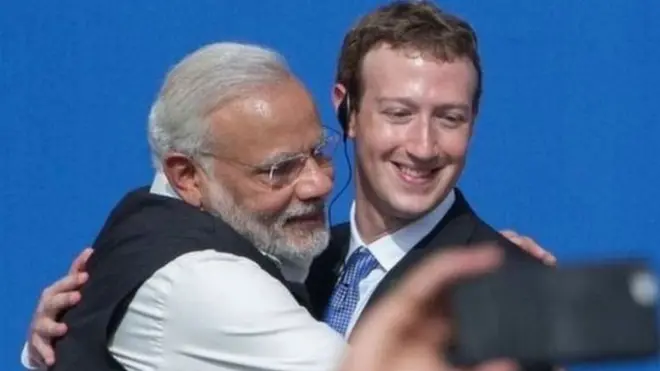 انڈین وزیر اعظم نریندر مودی اور فیس بک کے بانی مارک زکر برگ 2015 میں