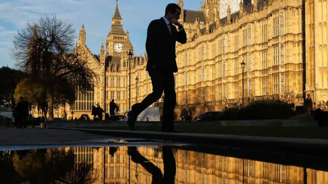 Brexit kararının Parlamento onayına sunulması gerekecek.