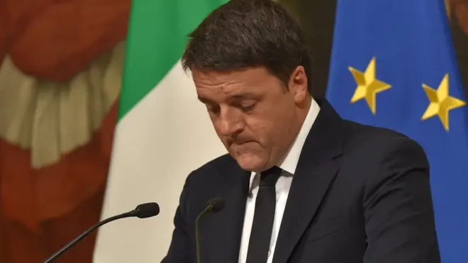 İstifasını açıklayan İtalya Başbakanı Matteo Renzi, siyasi istikrar ve tasarruf getireceğini savunarak reform paketini destekliyordu.