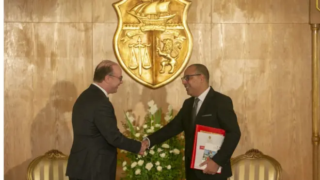 هل ينجز المشيشي ما لم ينجزه الفخفاخ؟