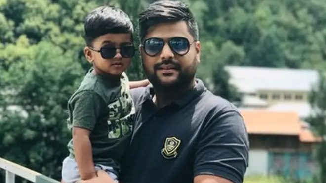 احسن فاروقی اپنے بیٹے کے ساتھ