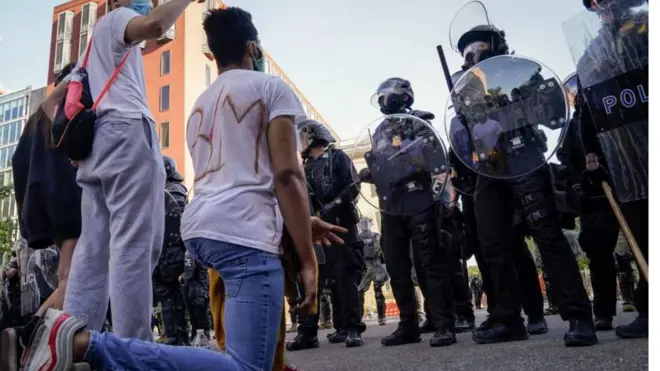 Des violentes protestations se poursuivent aux États-Unis après le meurtre de George Floyd par un policier.