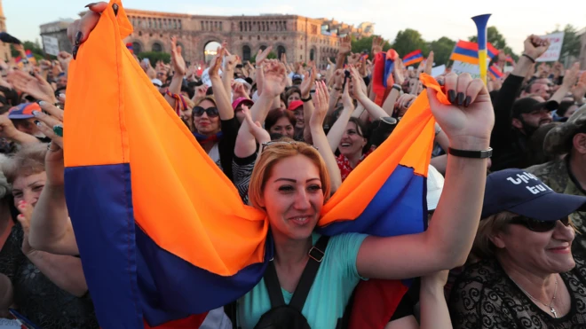 Помимо ереванцев на митинг приехали жители других городов и сел Армении