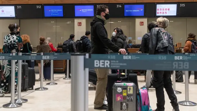 Países como Alemania, Italia, Bélgica, Irlanda, Argentina y Chile suspendieron vuelos con Reino Unido.