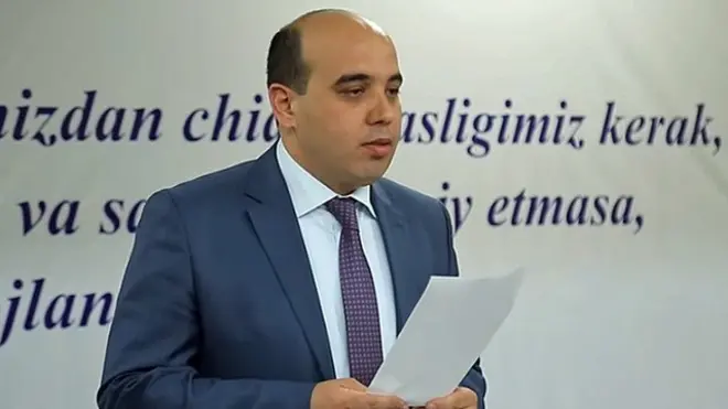 Одилжон Абдуқаҳҳоров соқол қўйган ва масжидда тушган суратларини Интернетда тарқатаётган санъаткорларни танқид қилди.