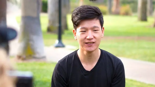 처음에 단순 곱셈도 못 했던 김 씨는 4년 만에 고등학교를 우등졸업했다