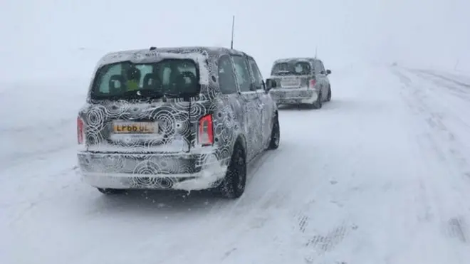 出租车将面临更严峻的挑战，这里的温度达零下49度，就像是一个巨大的电冰箱。