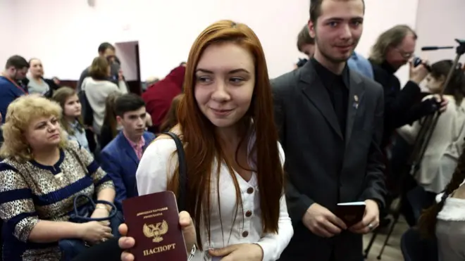 Видавати паспорти в невизнаних республіках почали ще в 2015 році