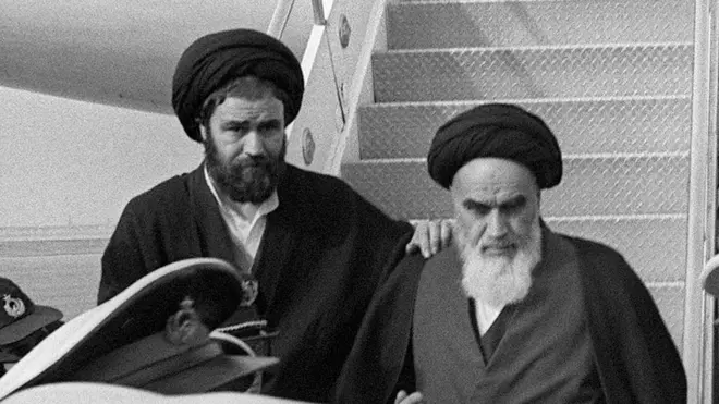 لحظة وصول الخميني إلى طهران