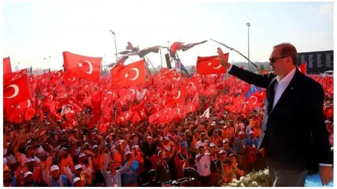 Erdogan oo u khudbeynaya malaayiin qof