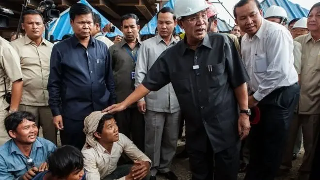 ฮุนเซนพบประชาชน