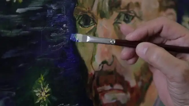 A Singapour, la quinquagénaire qui se sert de l'art contre la solitude