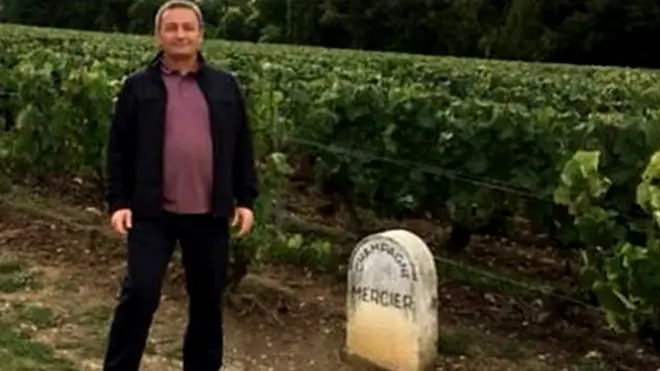 برطانوی شہری وؤڈ ہال کو 24 گھنٹے کے اندر تقریبا 27 بار ہارٹ اٹیک ہوا لیکن ڈاکٹروں سمجھ بوجھ اور وقت پر علاج ہونے کی وجہ سے ان کی جان بچ گئی