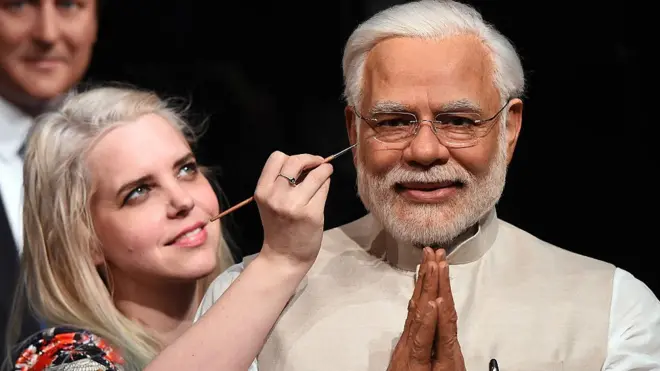 नरेंद्र मोदी