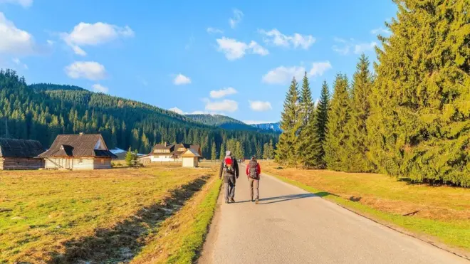 在波蘭搭便車就像是"匈牙利青年的一種儀式"（圖片來源：Pawel Kazmierczak/Alamy）