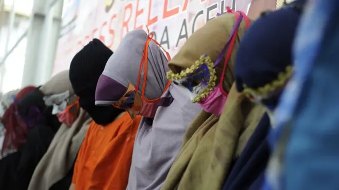 Pegiat perempuan Aceh menegaskan tidak ada satupun PSK yang bersedia menjual tubuhnya.