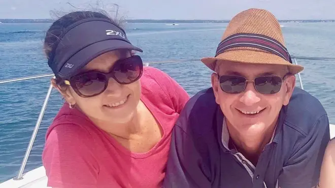 ሥራ እና ፍቅር፡ ከሥራ አጋርዎ ጋር የፍቅር ግንኙነት መጀመር ሊያስባብር ይገባል?