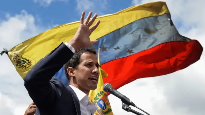 Pemimpin oposisi Venezuela, Juan Guaido, yang berusia 35 tahun, menyatakan dirinya sebagai presiden sementara negara tersebut.