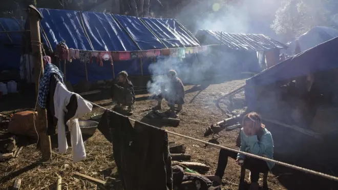 စစ်မက်တွေကြောင့် ကချင်ပြည်သူတွေ စစ်ဘေး ဒုက္ခရင်ဆိုင်နေရ