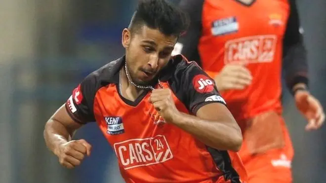 عمران ملک نے 17 سال کی عمر میں چمڑے کی گیند سے کھیلنا شروع کیا