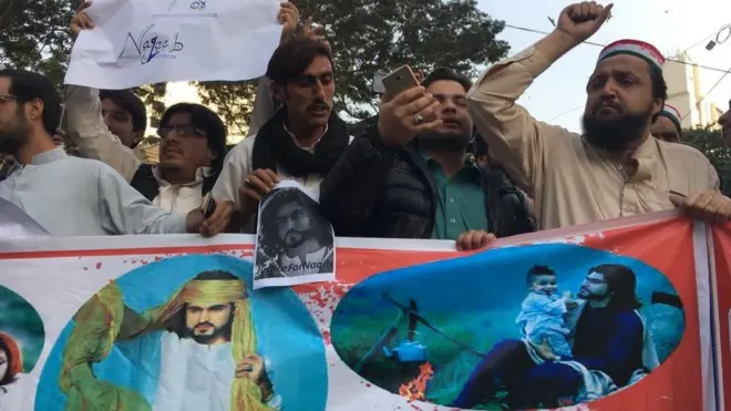 مظاہرین نقیب اللہ محسود کے لیے انصاف کا مطالبہ کر رہے ہیں