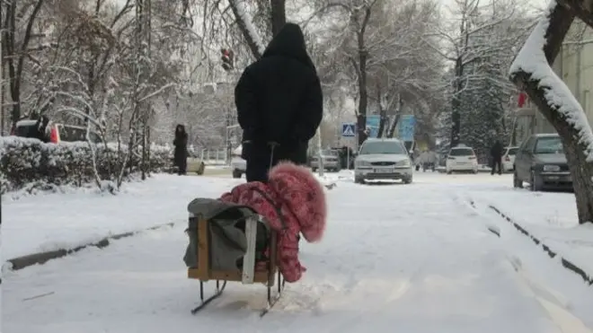 ЖЭБде суу бөлүштүрүүчү жабдуу 26-январдын кечинде иштен чыгып, шаардыктар жылуулуксуз калган.