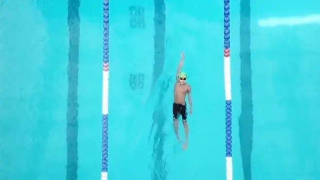 10-летний пловец Кларк Кент